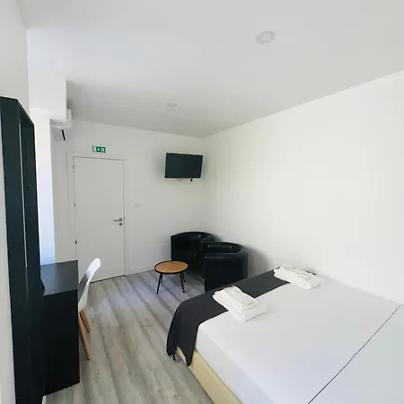 בית הארחה Beautiful In The Center Of *